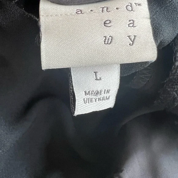 A New Day NWT Jogger Pants L Black High Rise relaxed hip & thigh satin trimmed - Picture 4 of 12